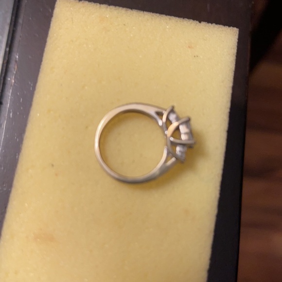 Diamond ring - Picture 4 of 6